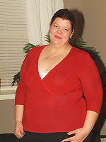 Hefty babe Margaret exposes her kinky side with a striptease and gets dick ramming in her cunt