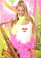 Blonde teen toying her pink slit