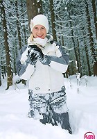 Busty teenie toying pussy in snow